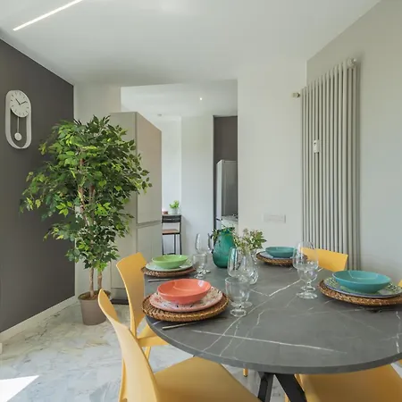 Panorama By Rent Appartement Como